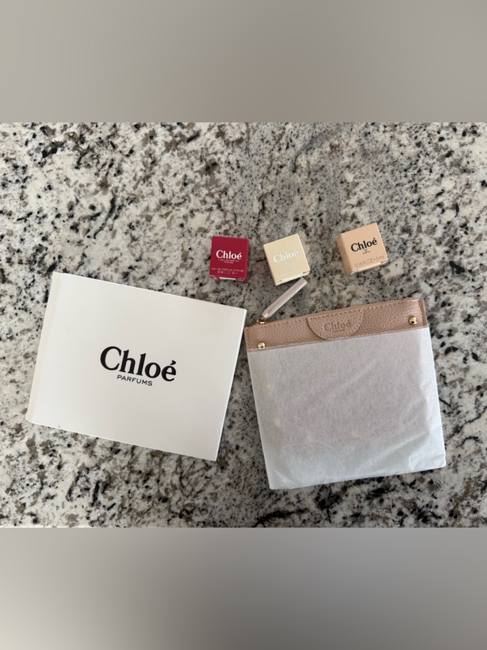 Chloe Parfums Gift Set - New In Box - Picture 2 of 5